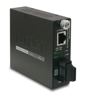 PLANET 10/100Base-TX to 100Base-FX Smart Media Converter FST-802